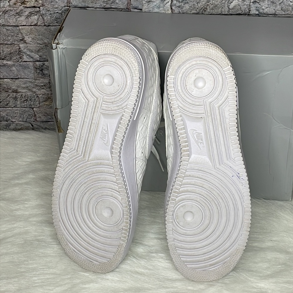 🔥🔥AIR FORCE 1’s 07 LV8 Size: 13🔥🔥***please see pics before purchasing*** - Picture 3 of 14